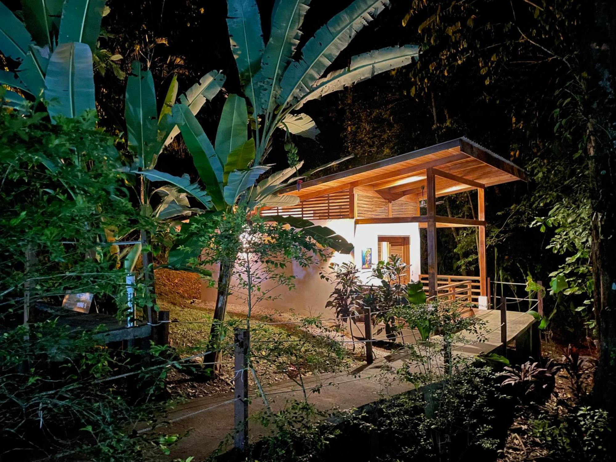 Satta Lodge (Adults Only) Puerto Viejo de Talamanca Exterior photo